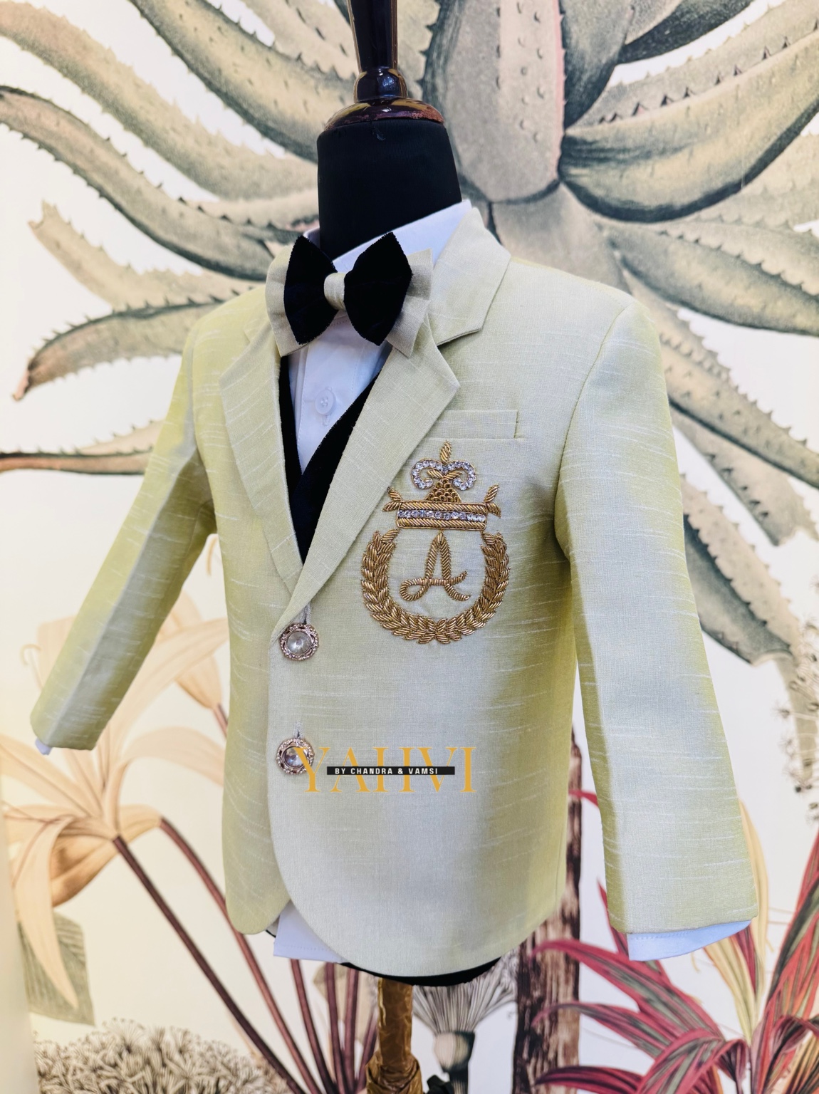 Royal Cub 5-Piece Suit Set with Embroidered Waistcoat - Image 4