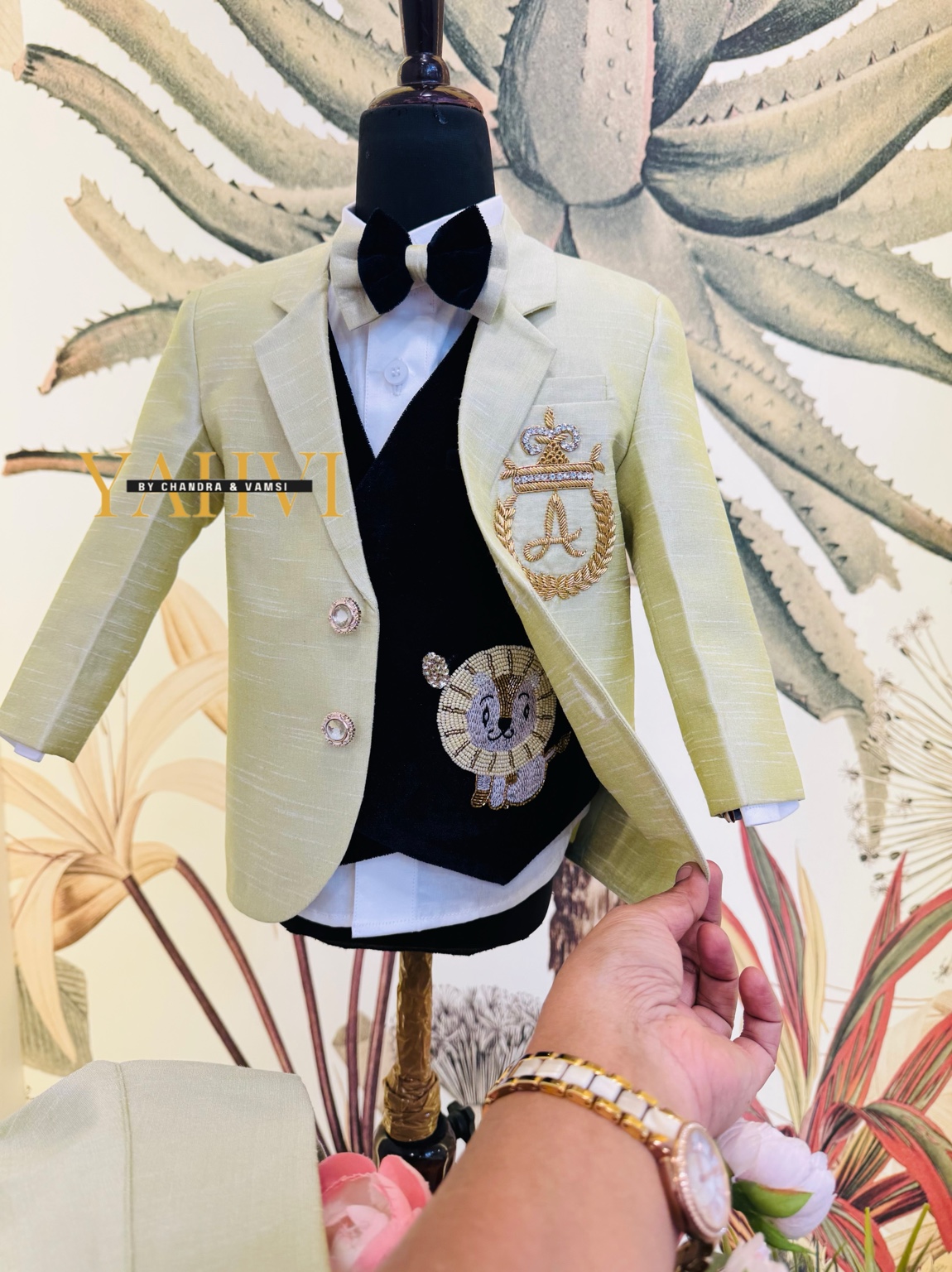 Royal Cub 5-Piece Suit Set with Embroidered Waistcoat - Image 8