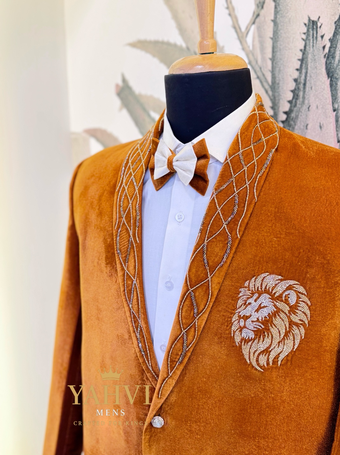 Regal Lion Motif Signature Velvet Blaze