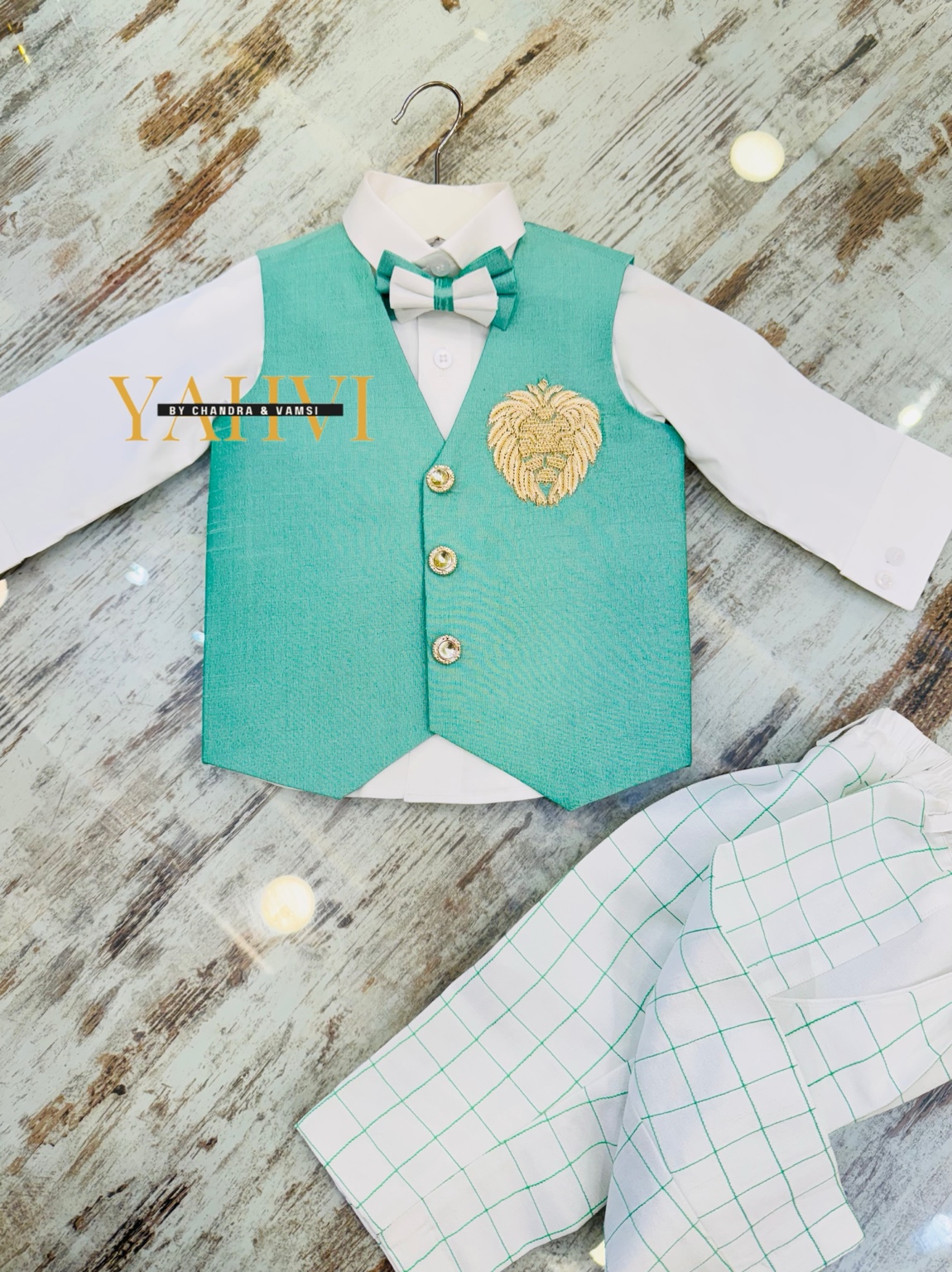 Little Royal Mint Lion Vest Set - Image 4