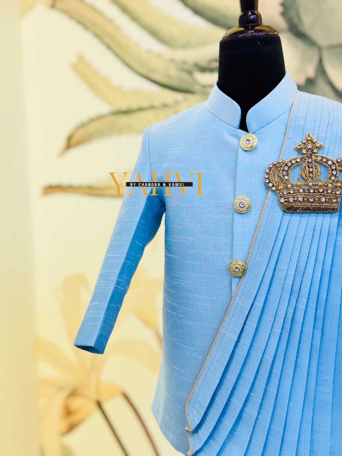 Royal Crown Draped Prince Short Sherwani - Image 5